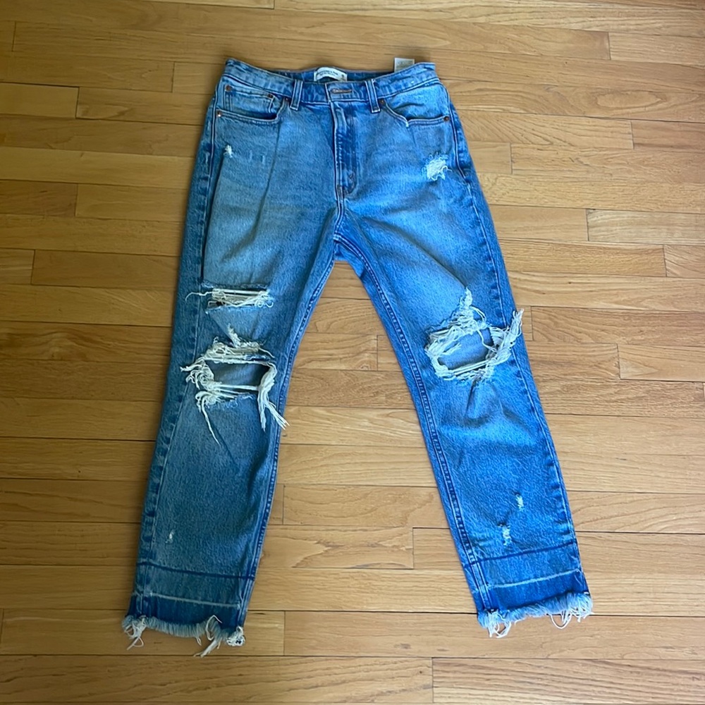 Abercrombie high rise mom Jean